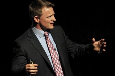 Datgloi Arweinyddiaeth: Dr Paul Thomas